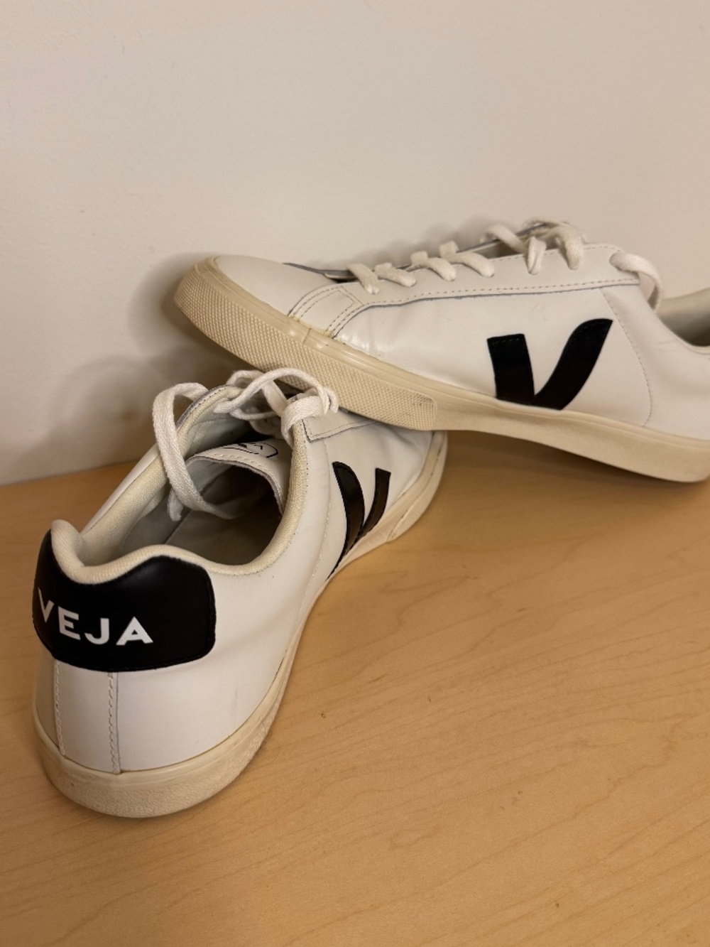 Veja V12 Leather Men’s 10